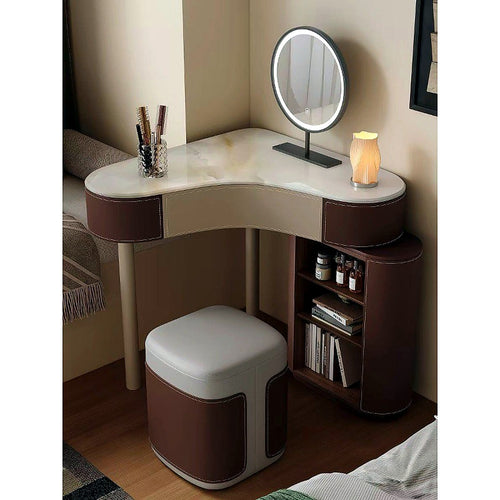 Coiffeuse d'angle en cuir marron, vue d'ambiance