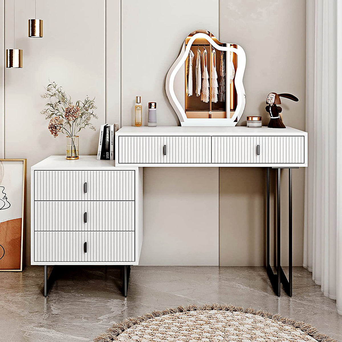 Coiffeuse AUBRYNE blanche, miroir LED organique, ambiance chambre