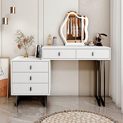 Coiffeuse AUBRYNE blanche, miroir LED organique, ambiance chambre