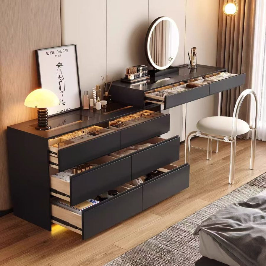 Coiffeuse noire, tiroirs et vitrine ouverts