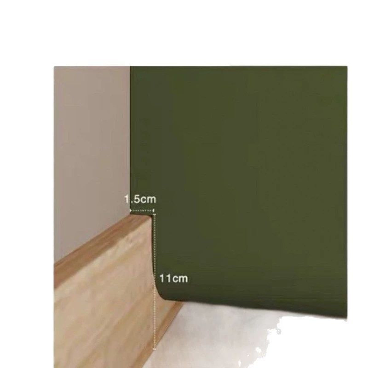 Détail de la plinthe en retrait