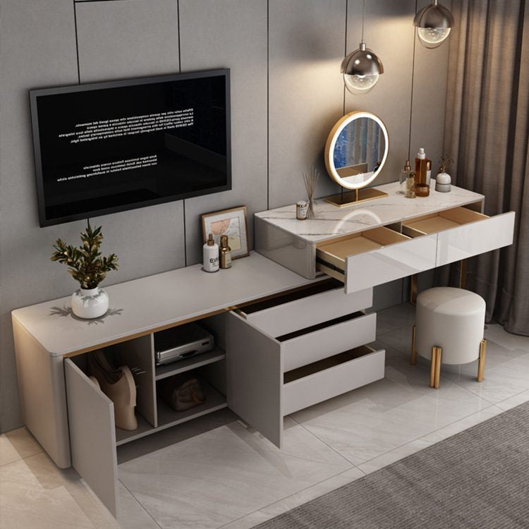 Coiffeuse taupe, tiroirs et portes ouverts