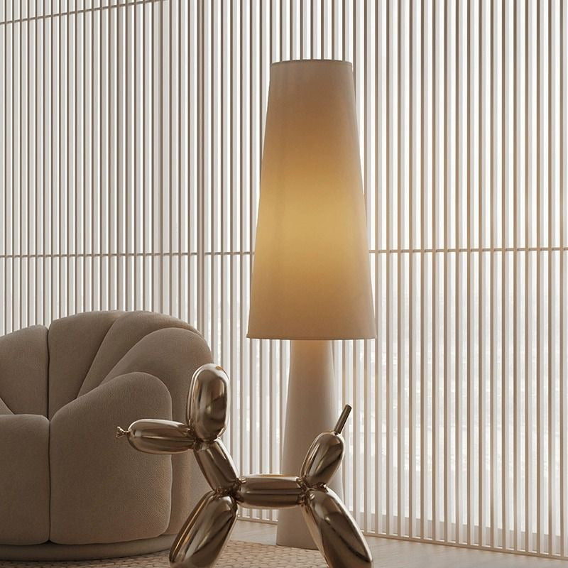 Lampadaire conique crème, détail de l'abat-jour