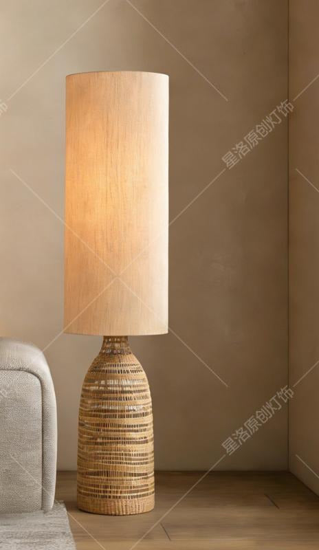 Lampadaire rotin tressé, vue rapprochée