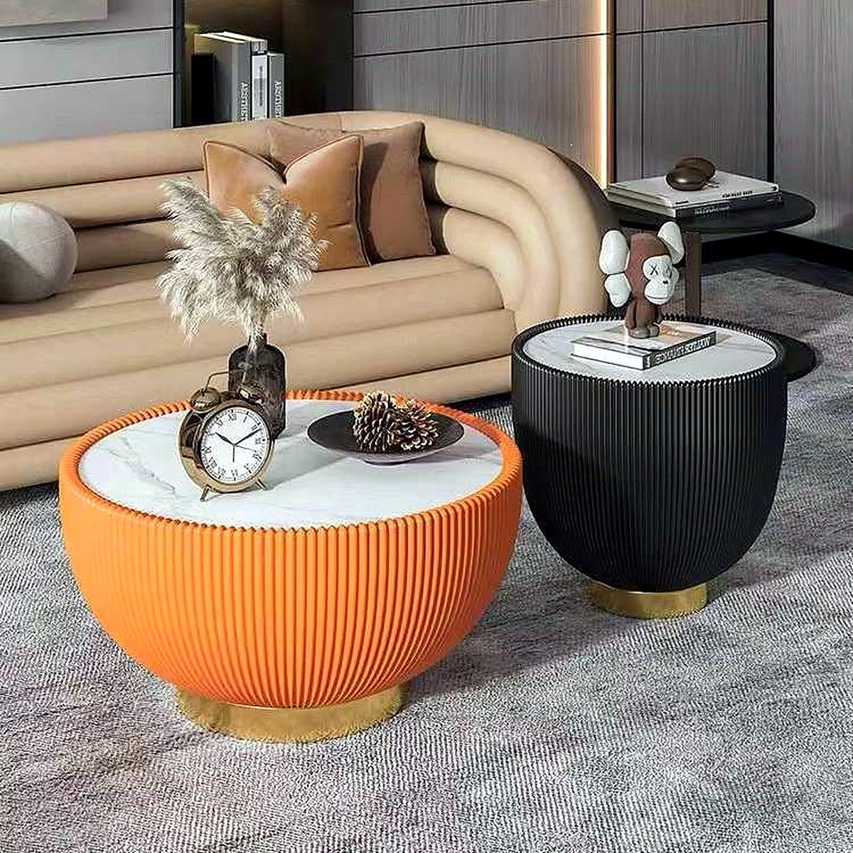 Duo de tables basses : grande orange, petite noire