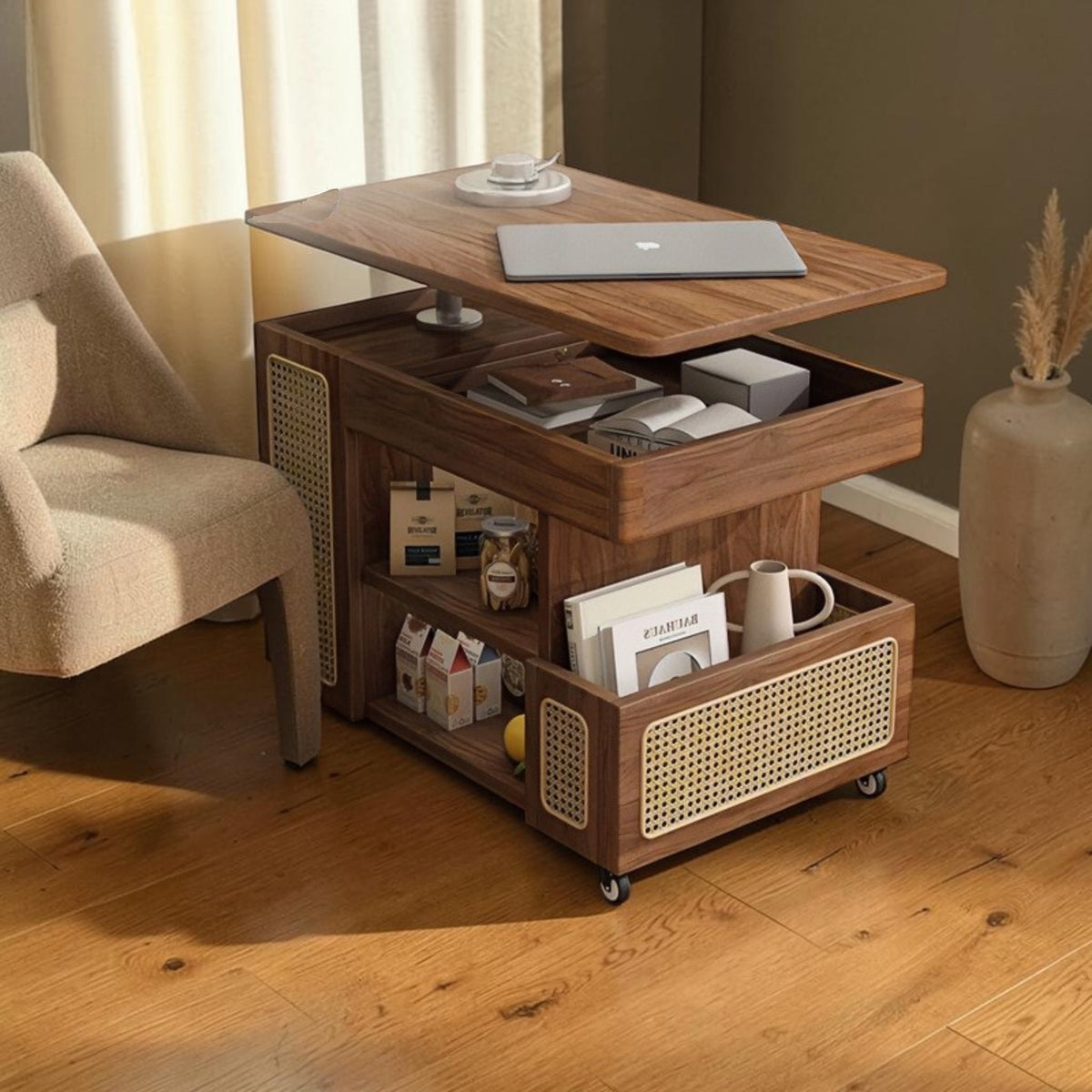 Table d'appoint plateau relevé dans un coin lecture