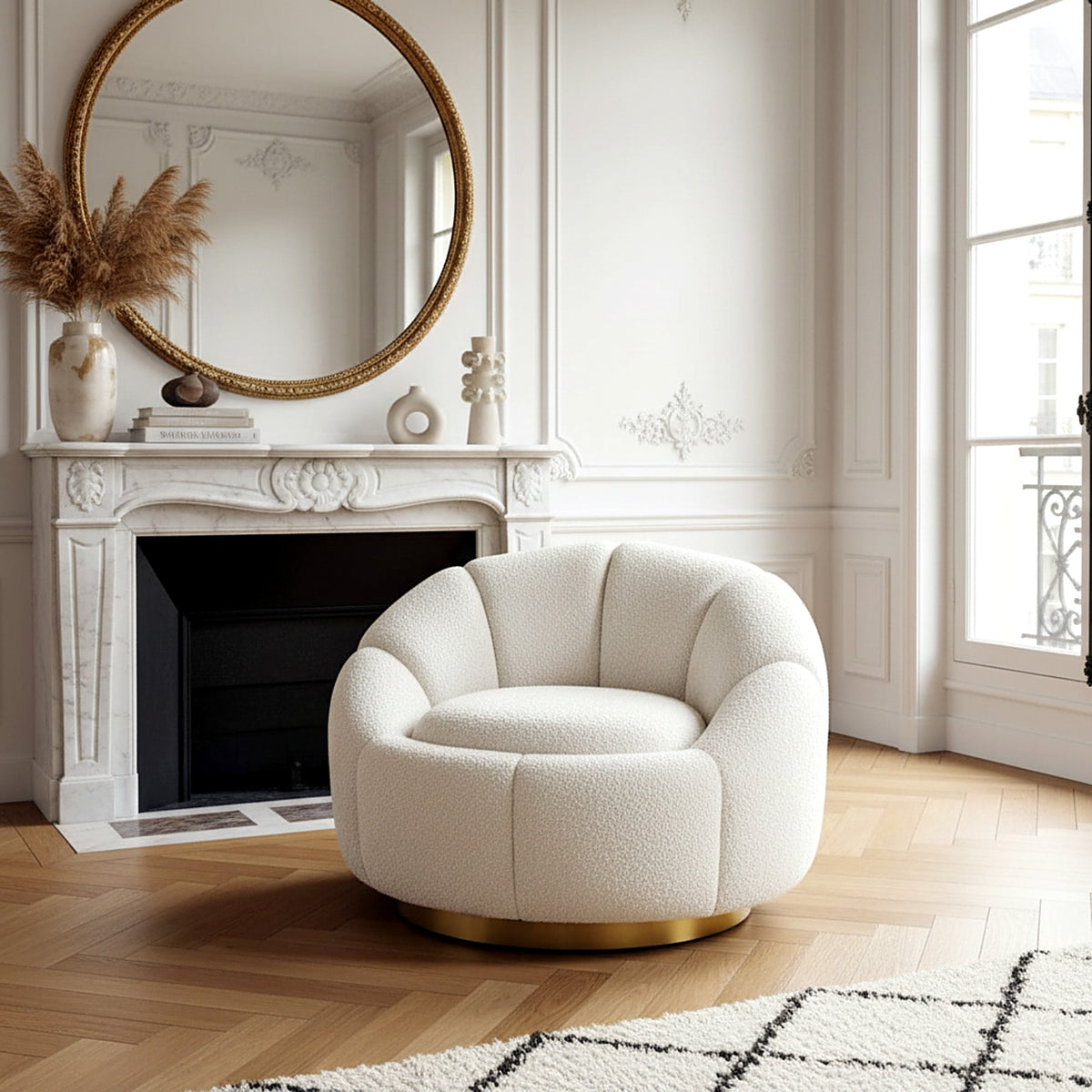 Fauteuil pivotant bouclette AUBRYNE devant une cheminée en marbre dans un salon parisien haussmannien