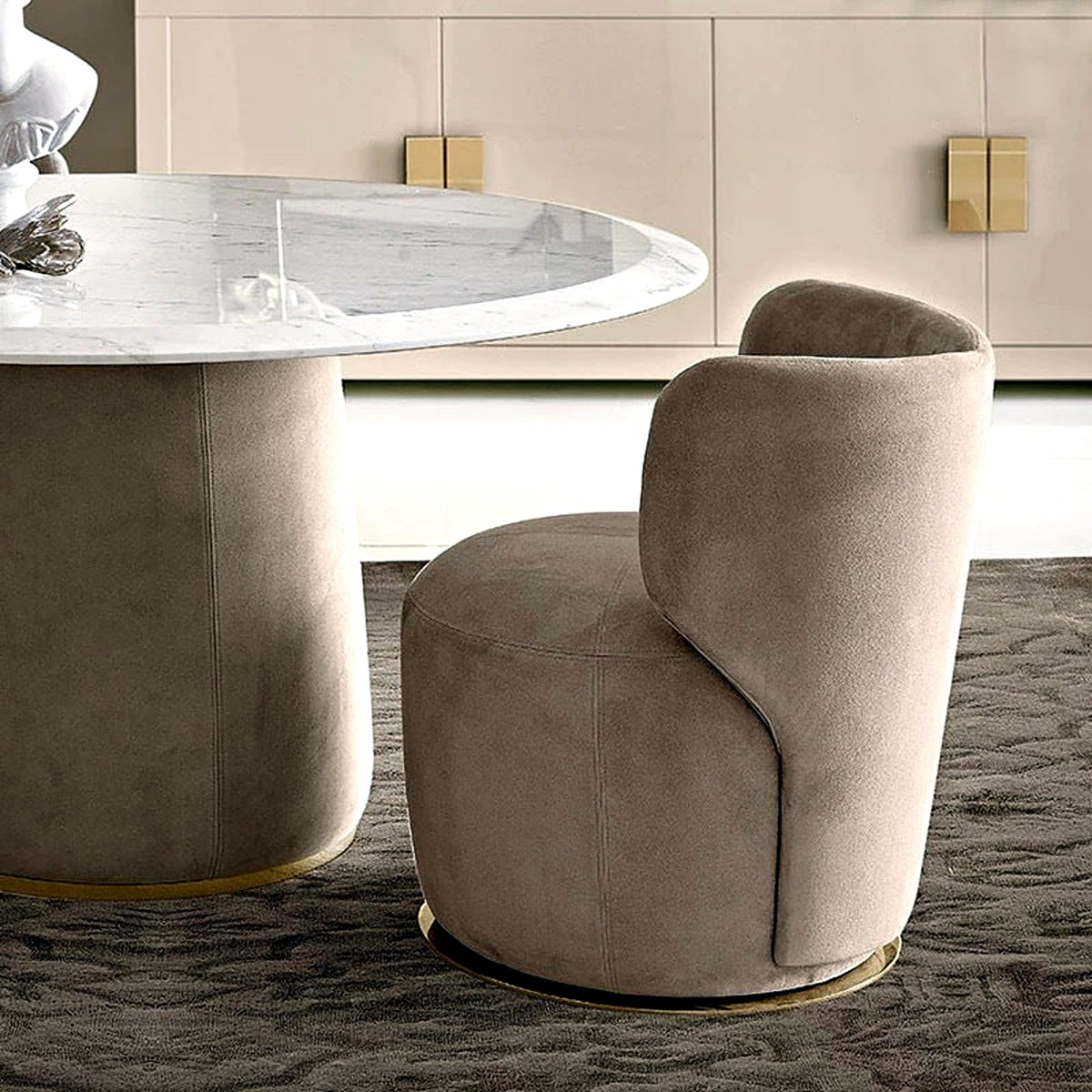 Fauteuil de coiffeuse pivotant version dos lisse en velours taupe