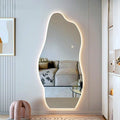 Miroir nuage lumineux LED chaude dans un salon