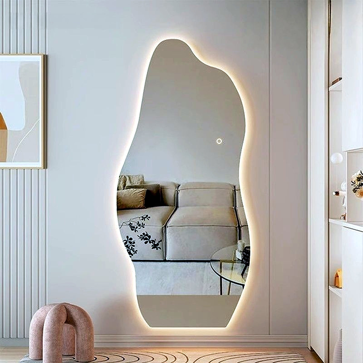 Miroir nuage lumineux LED chaude dans un salon