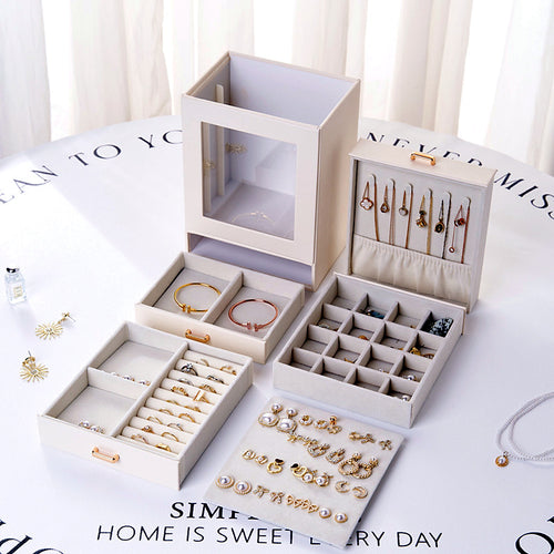 Armoire à bijoux AUBRYNE, tous les niveaux de rangement ouverts